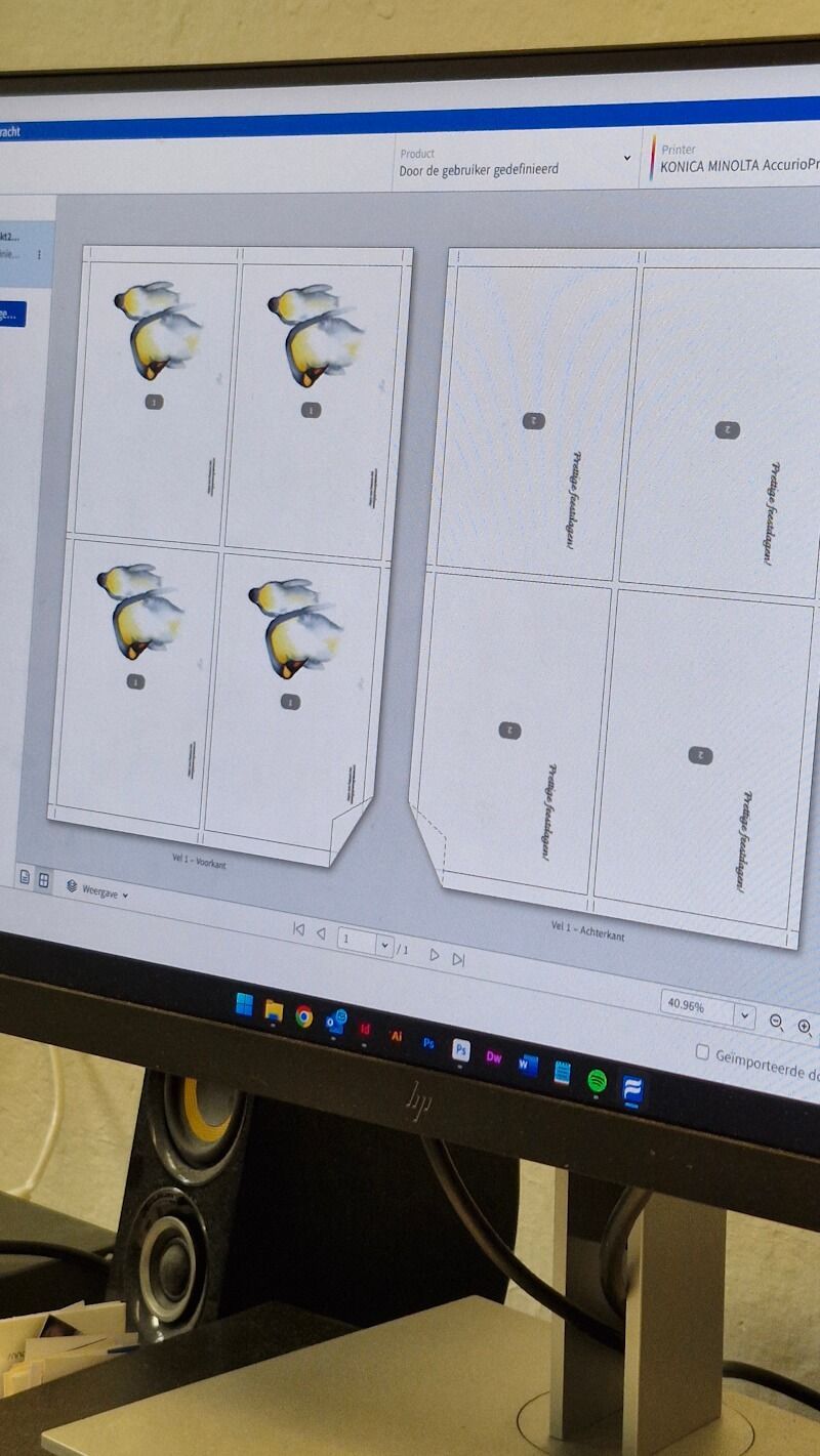 Het verdelen van de ontwerpen over het printvel met mijn gescande aquarellen