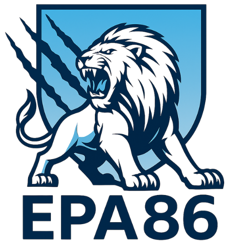 Mascotte de lion rugissant dans un bouclier bleu, avec des marques de griffes. « EPA 86 » en dessous. Logo du club EPA86.