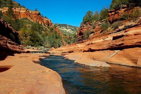 Soak in the Red Rocks on the Vortex to Vineyard tour with Starlite Tours.