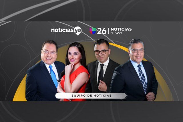 A group of people standing in front of a sign that says equipo de noticias