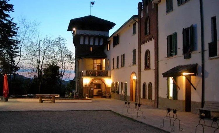 gruppo di bambini all'aperto