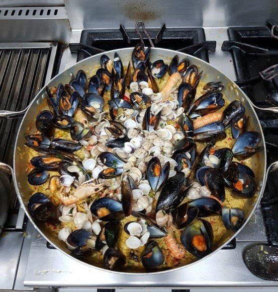 Piatto con cozze