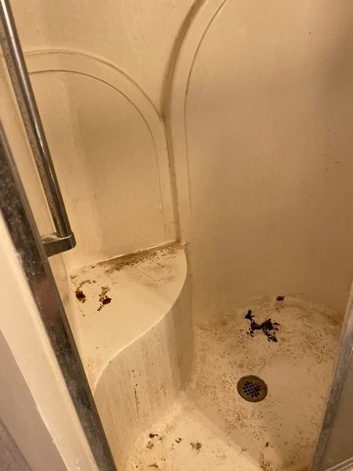 Before Cleaning The Shower — Owensboro, KY — Nella's Cleaning Company