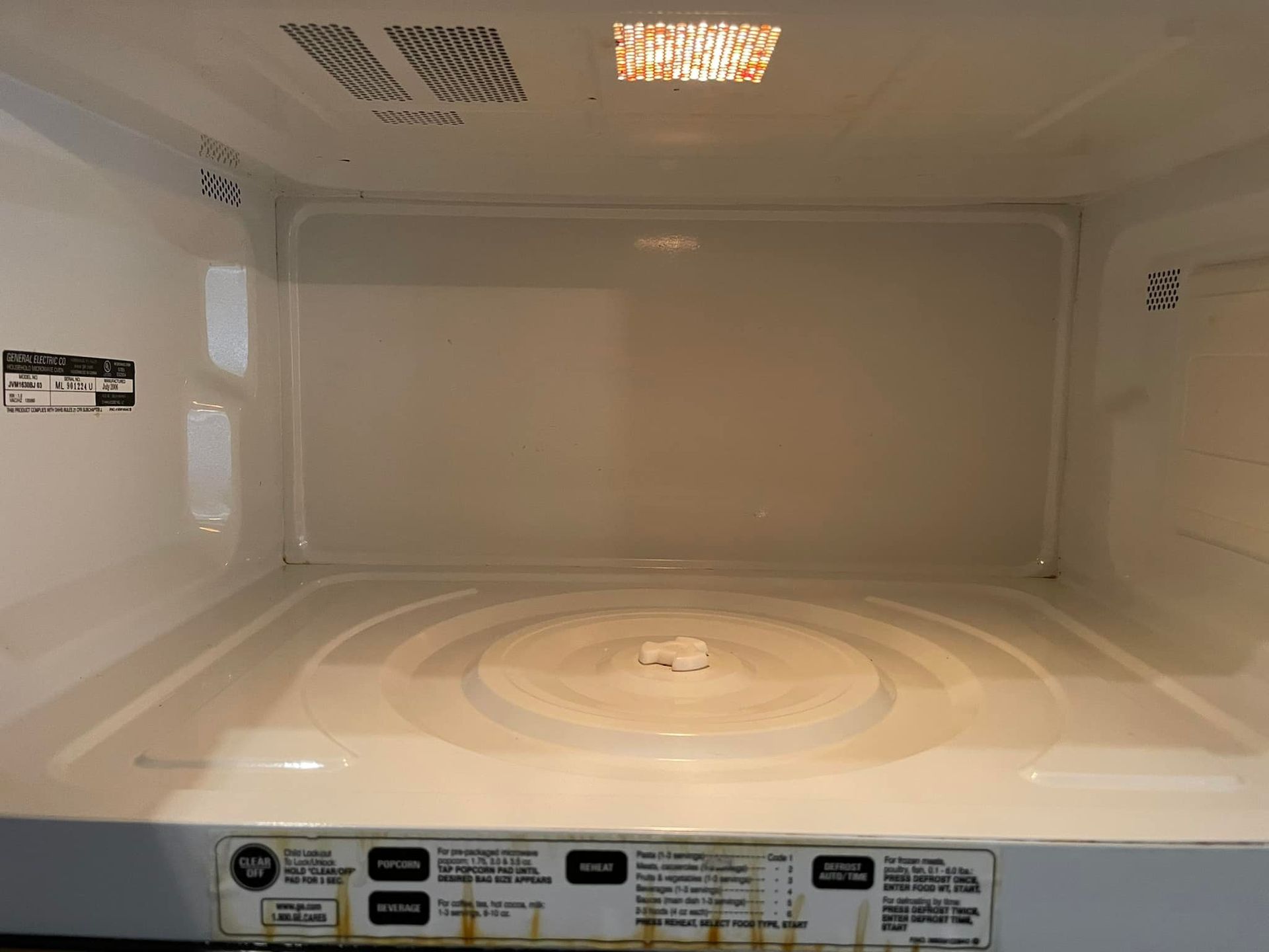 After Cleaning The Microwave Oven — Owensboro, KY — Nella's Cleaning Company