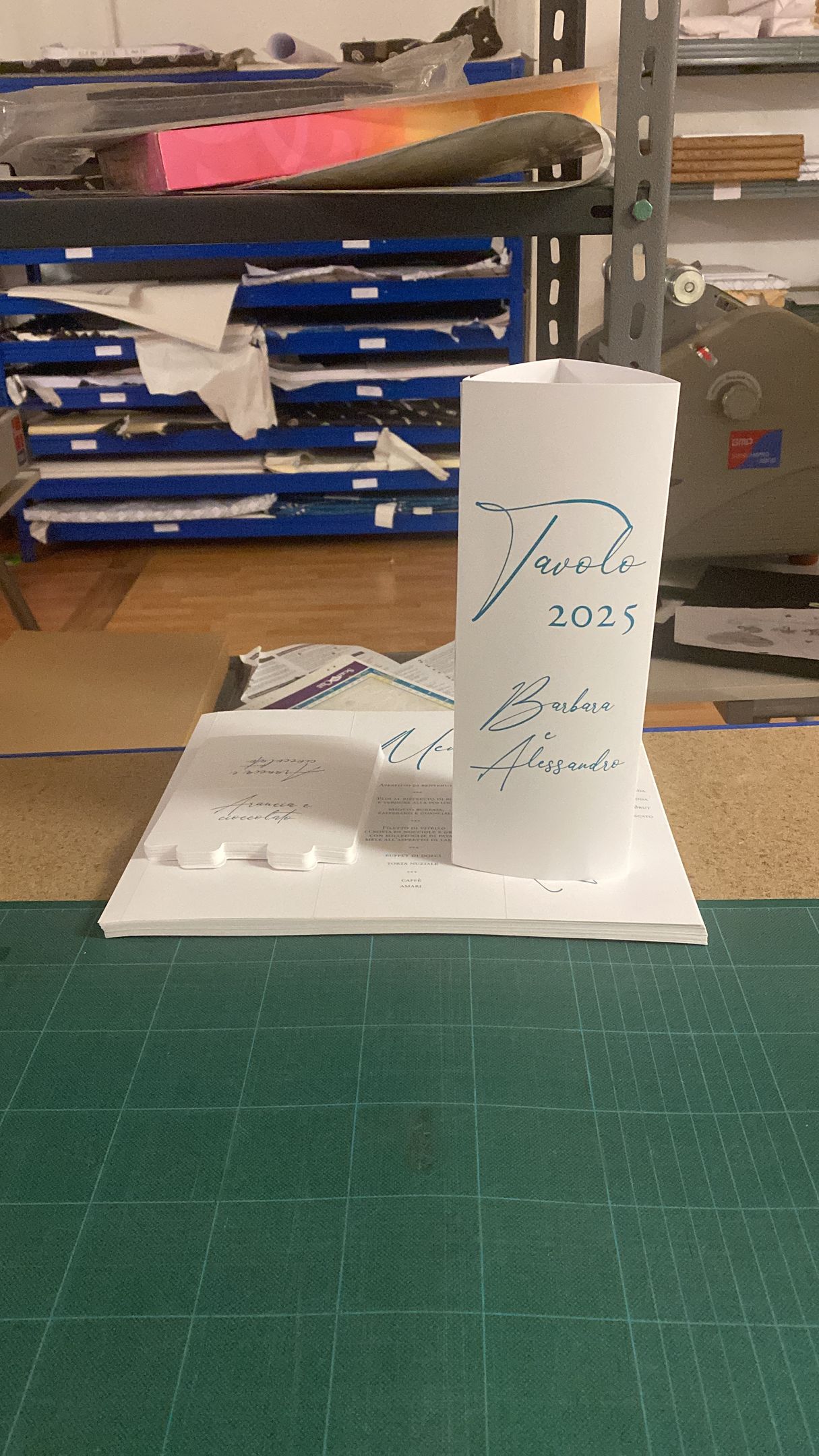 Segnatavolo e prismi automontanti