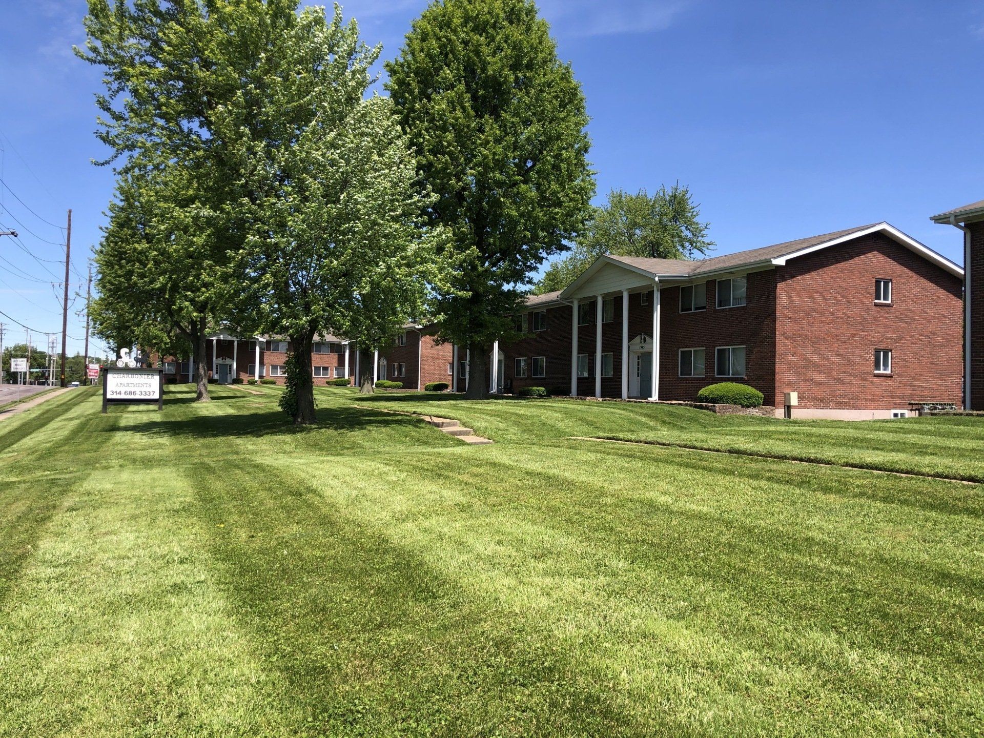 Charbonier Apartments Florissant, MO