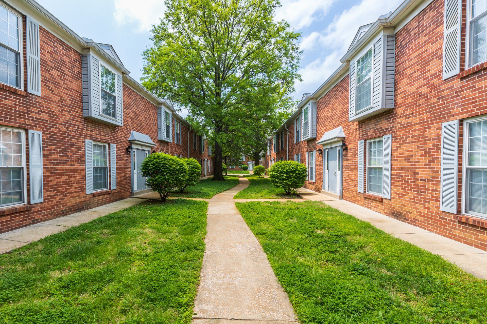 white-birch-apartments-hazlewood-mo