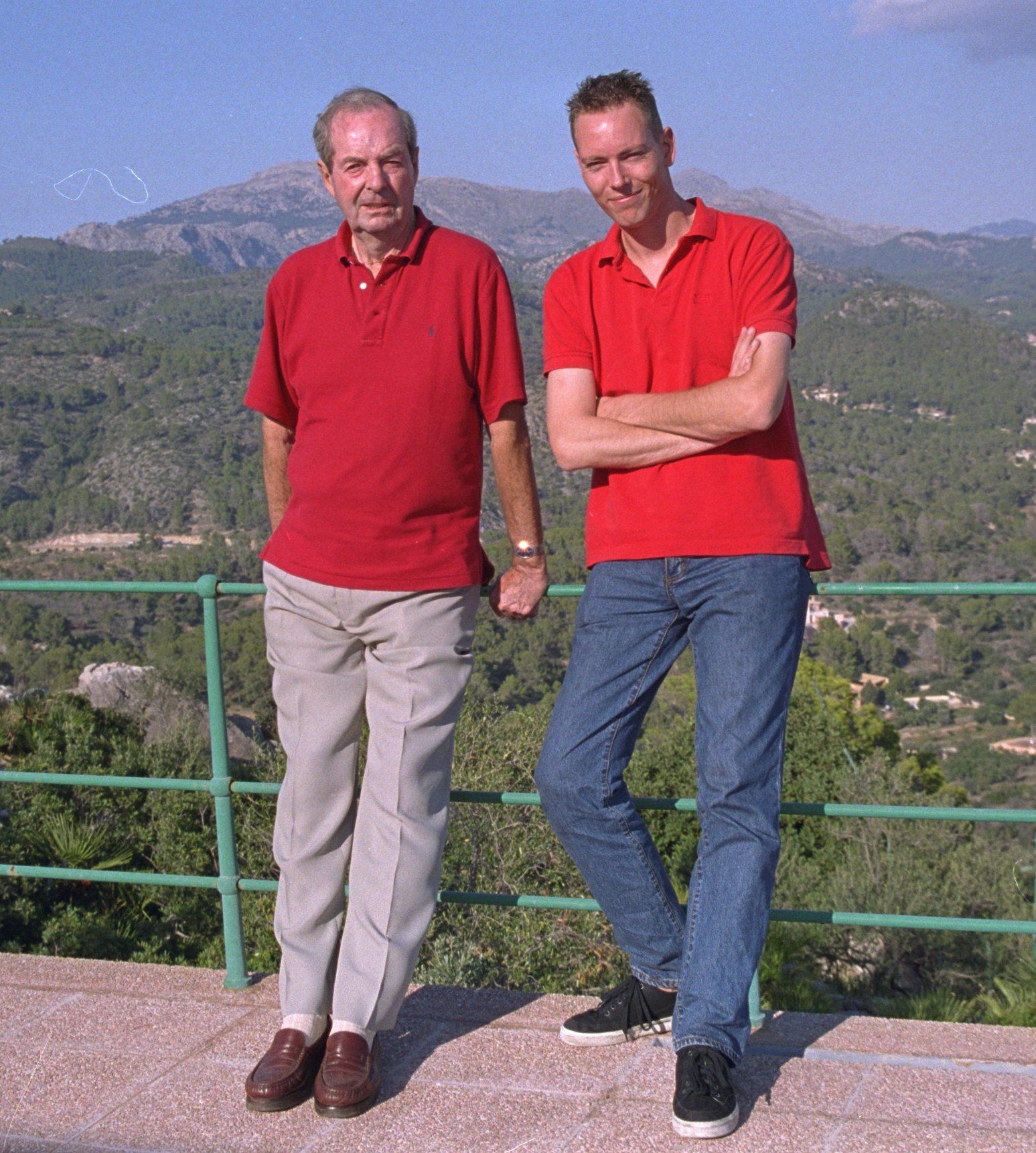 Martijn Mulder (right) with Bond director Guy Hamilton in Mallorca