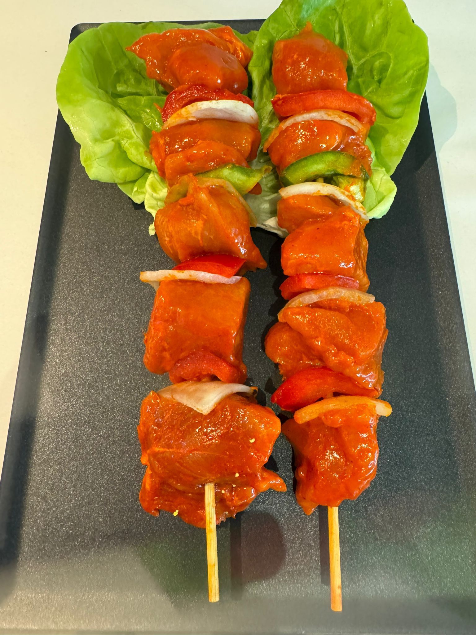 Brochette de boeuf et provençales à la friterie chez clementine à uccle