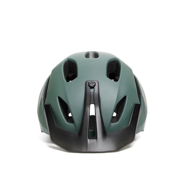 Un casco da bicicletta verde e nero su sfondo bianco