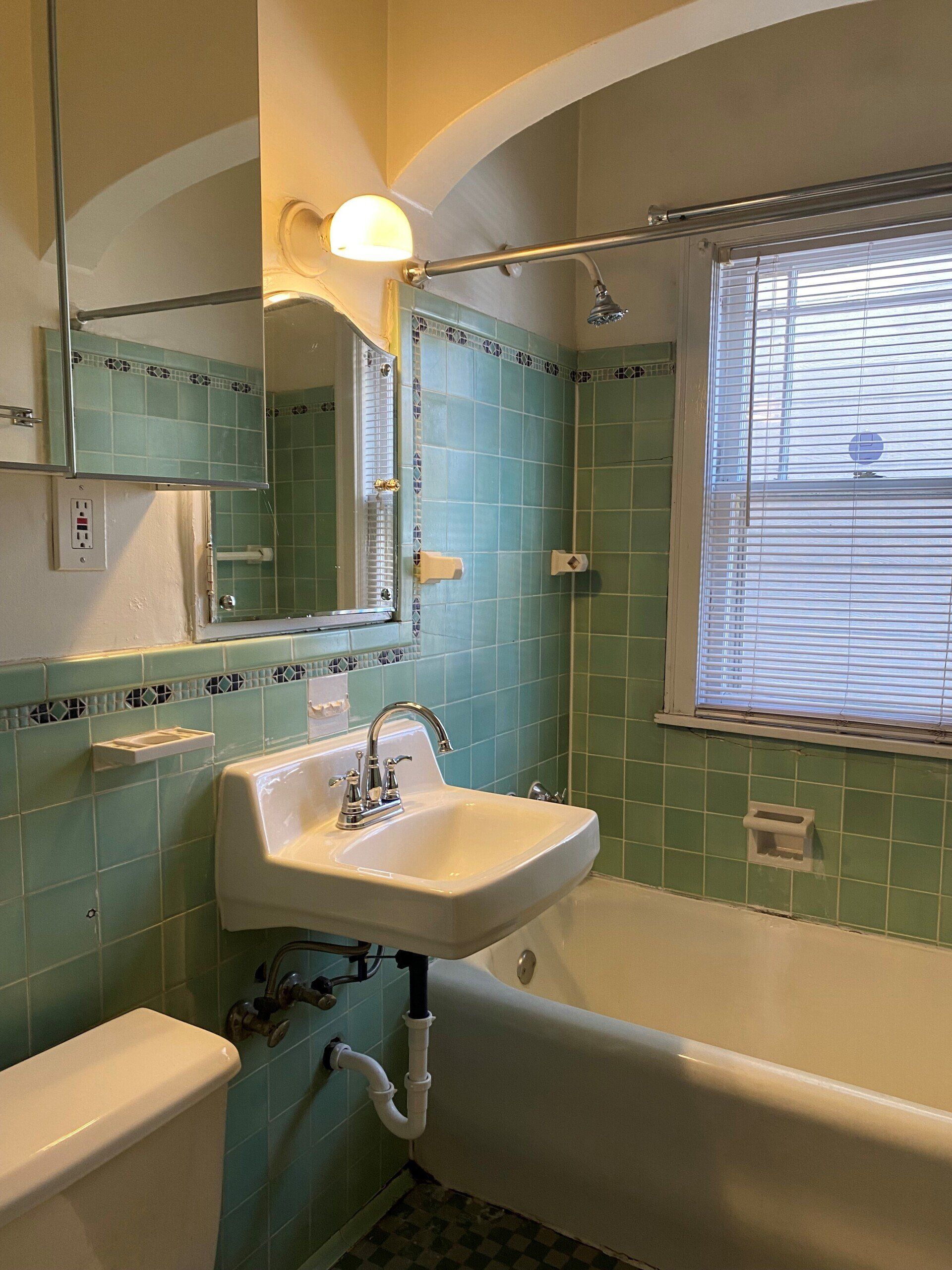 3600 Aldrich Ave S Bathroom