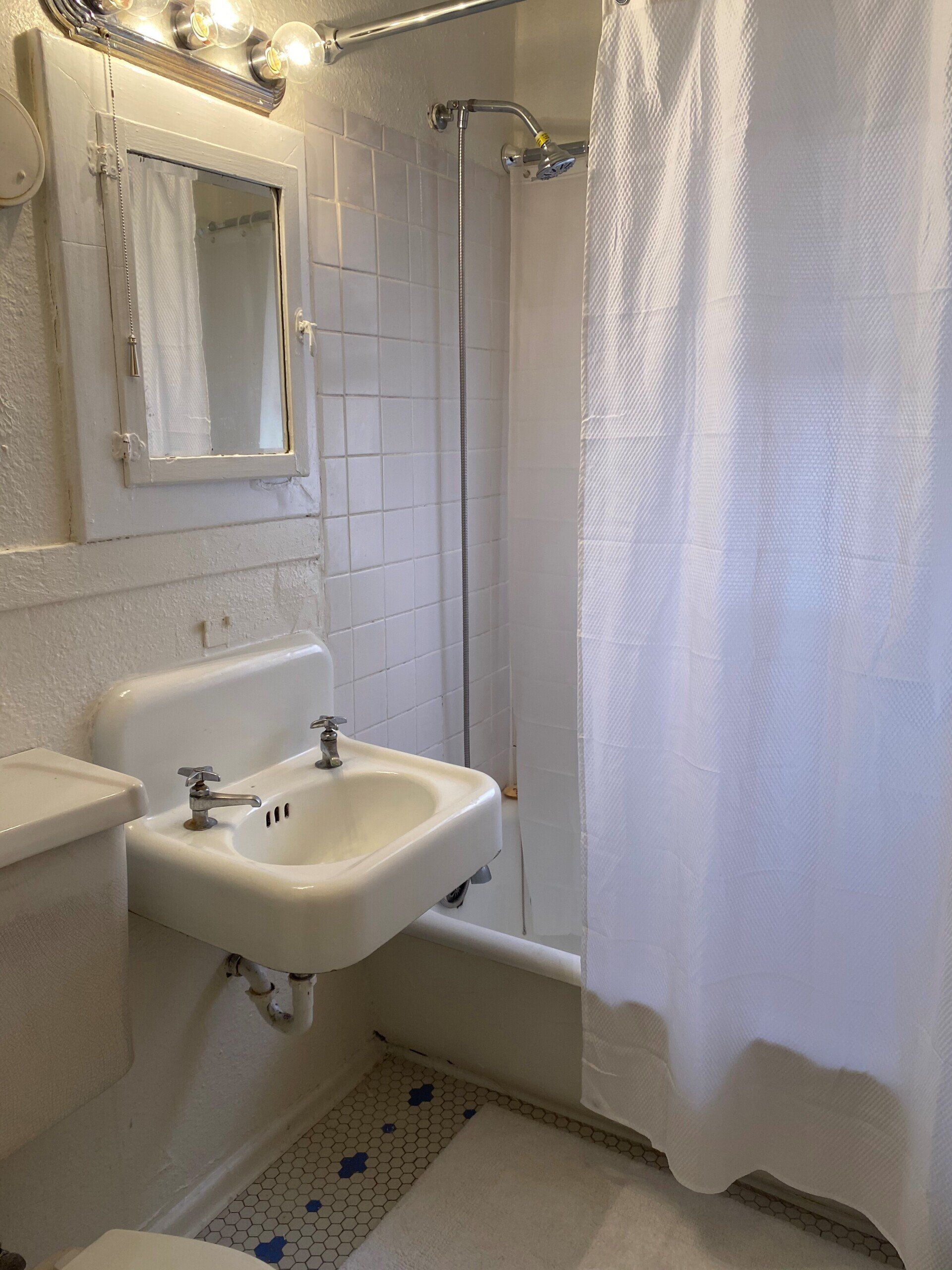 3617 Bryant Ave Bathroom