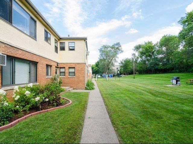 California Drive Apartments