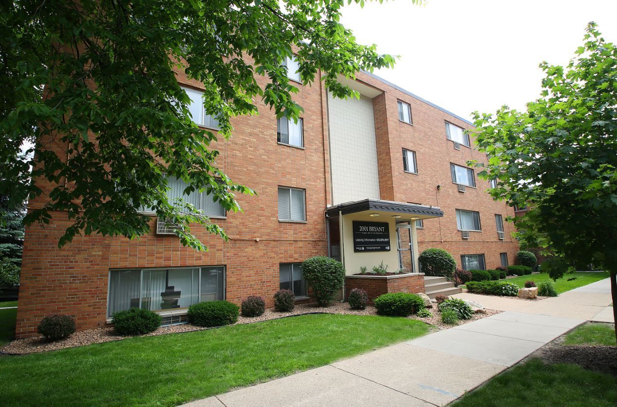 2001 Bryant Ave S