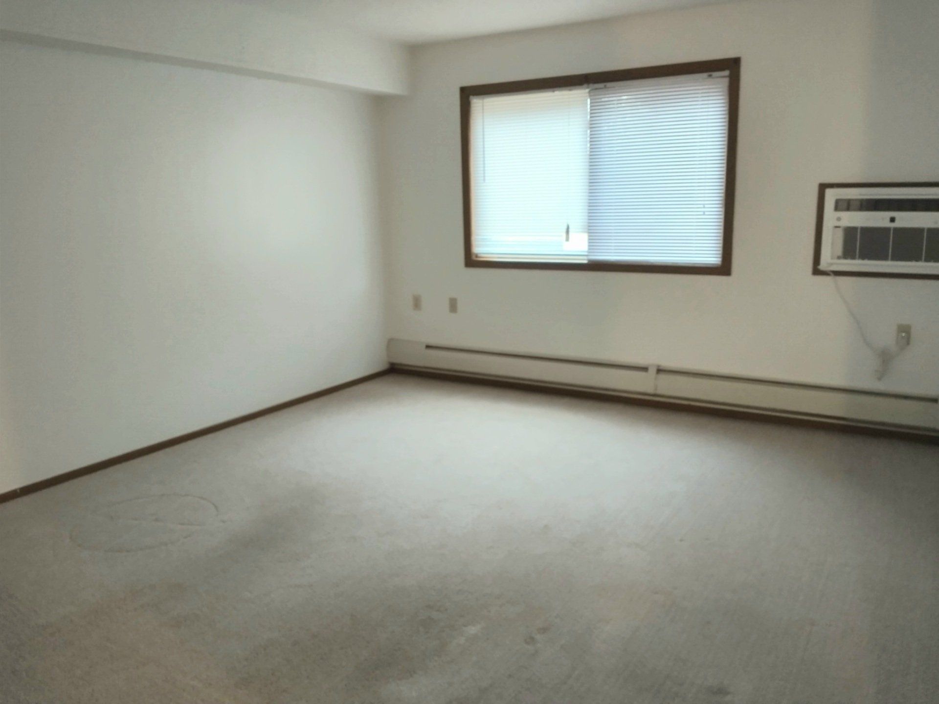 Evergreen Apartments Bedroom