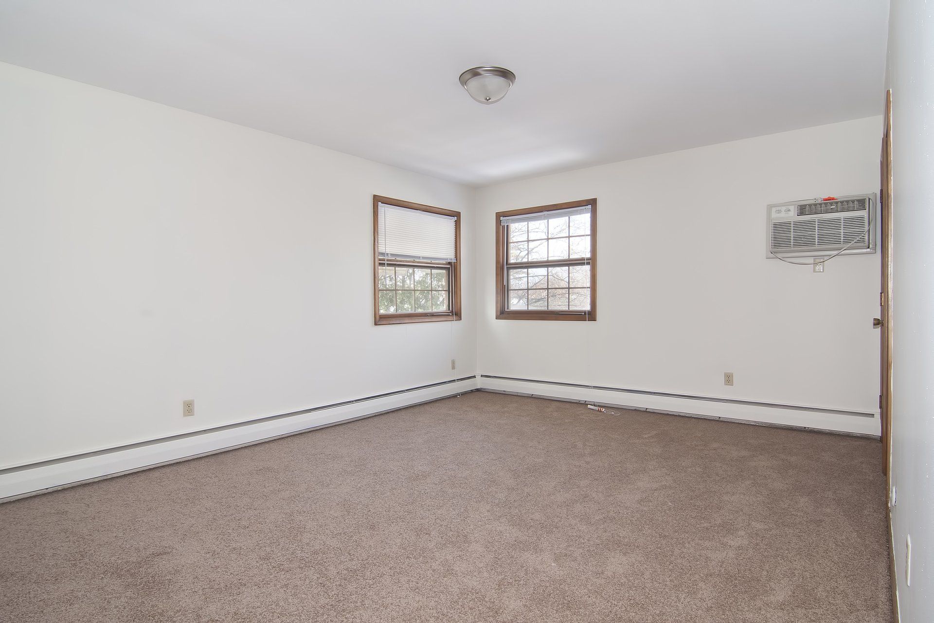 515 Cleveland Ave Bedroom