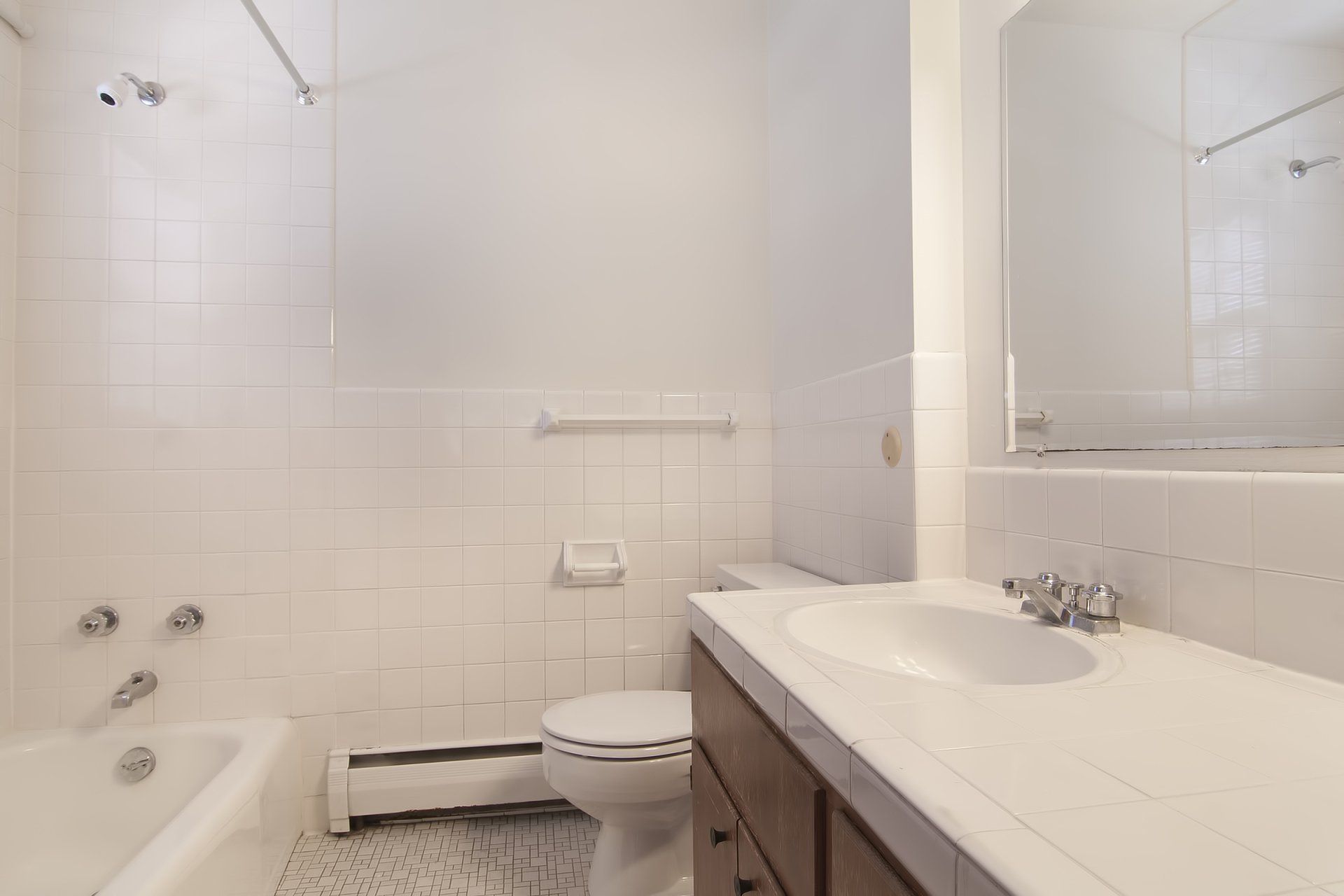 515 Cleveland Ave Bathroom