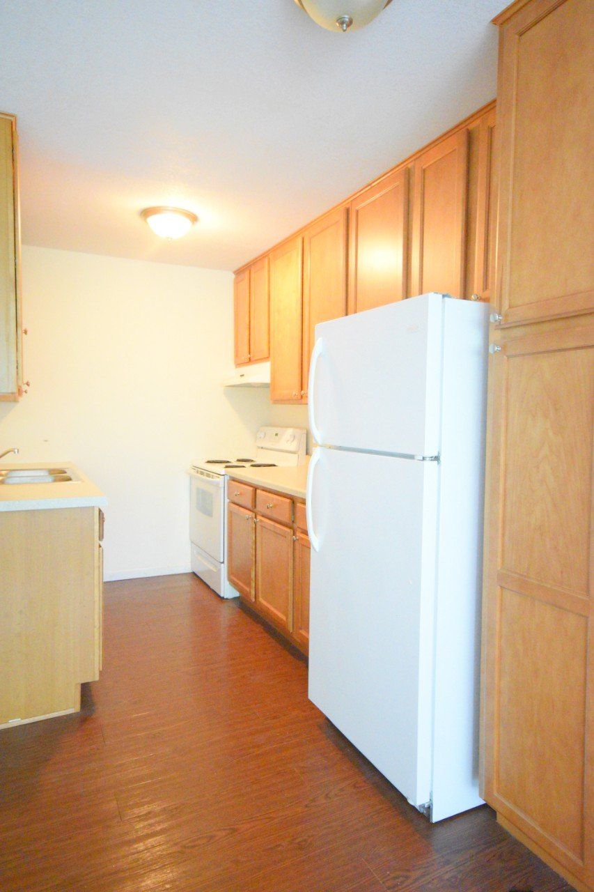 2211 Colfax Ave S Kitchen