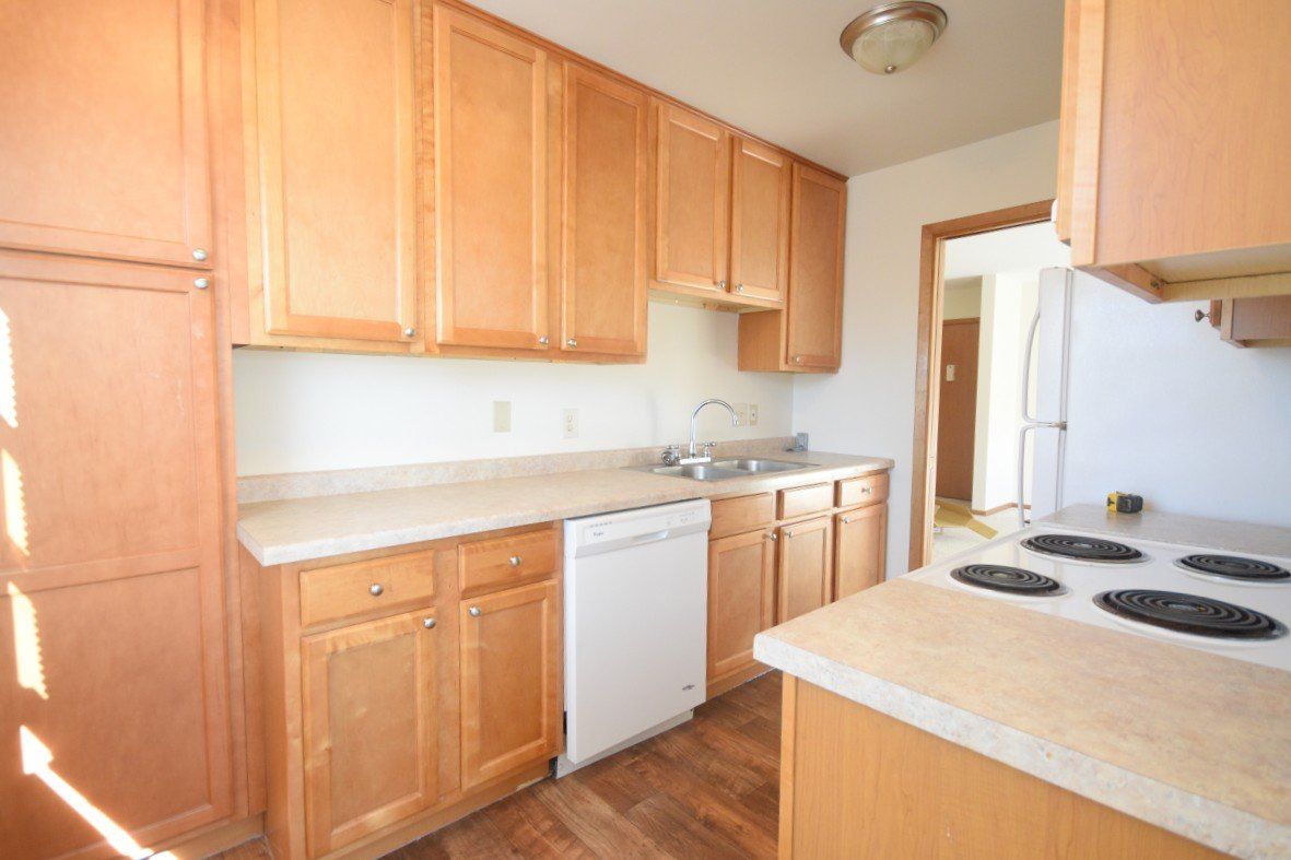 529 Cleveland Ave Kitchen