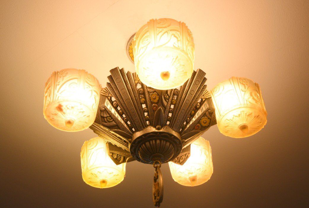 3124 Fremont Ave S Light Fixtures