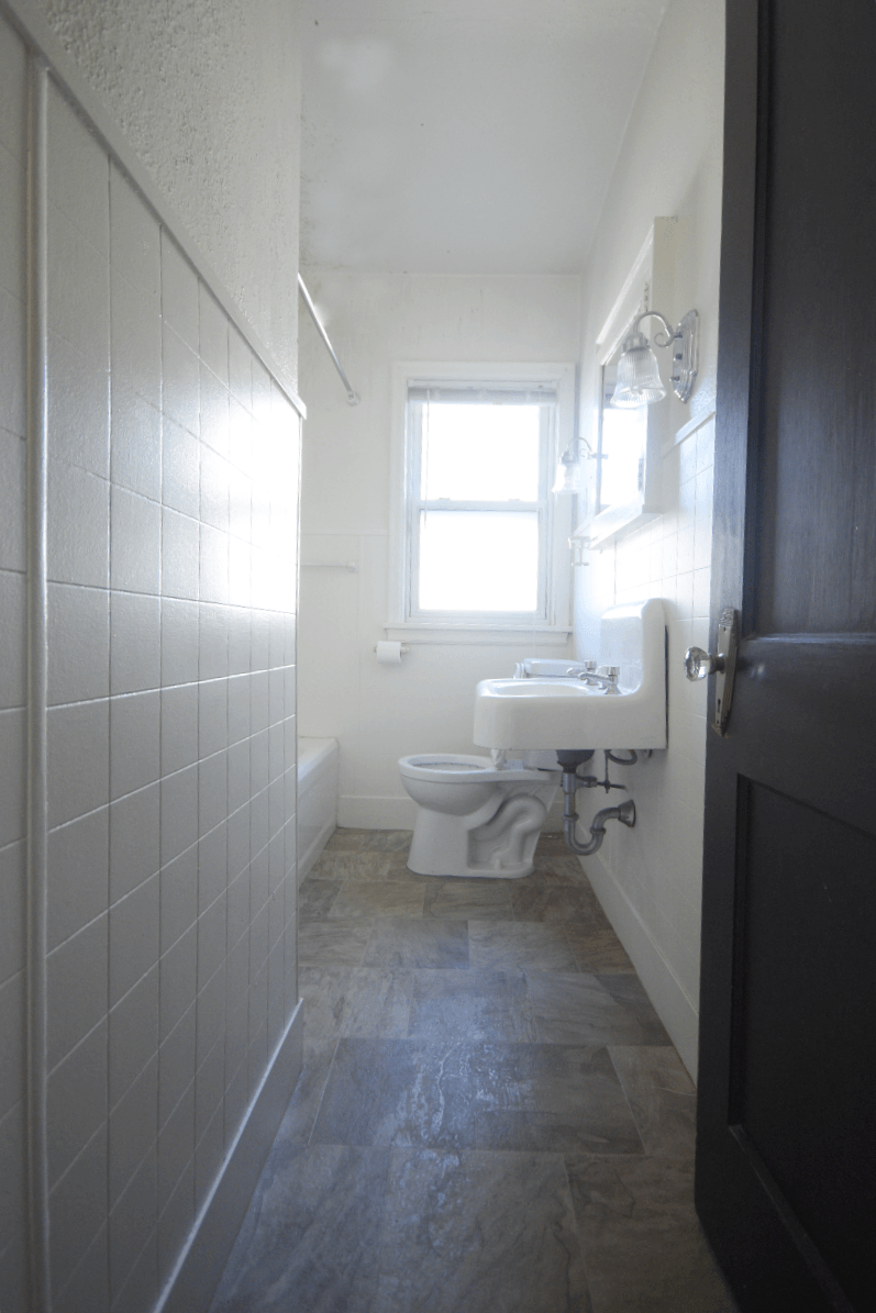 3124 Fremont Ave S Bathroom