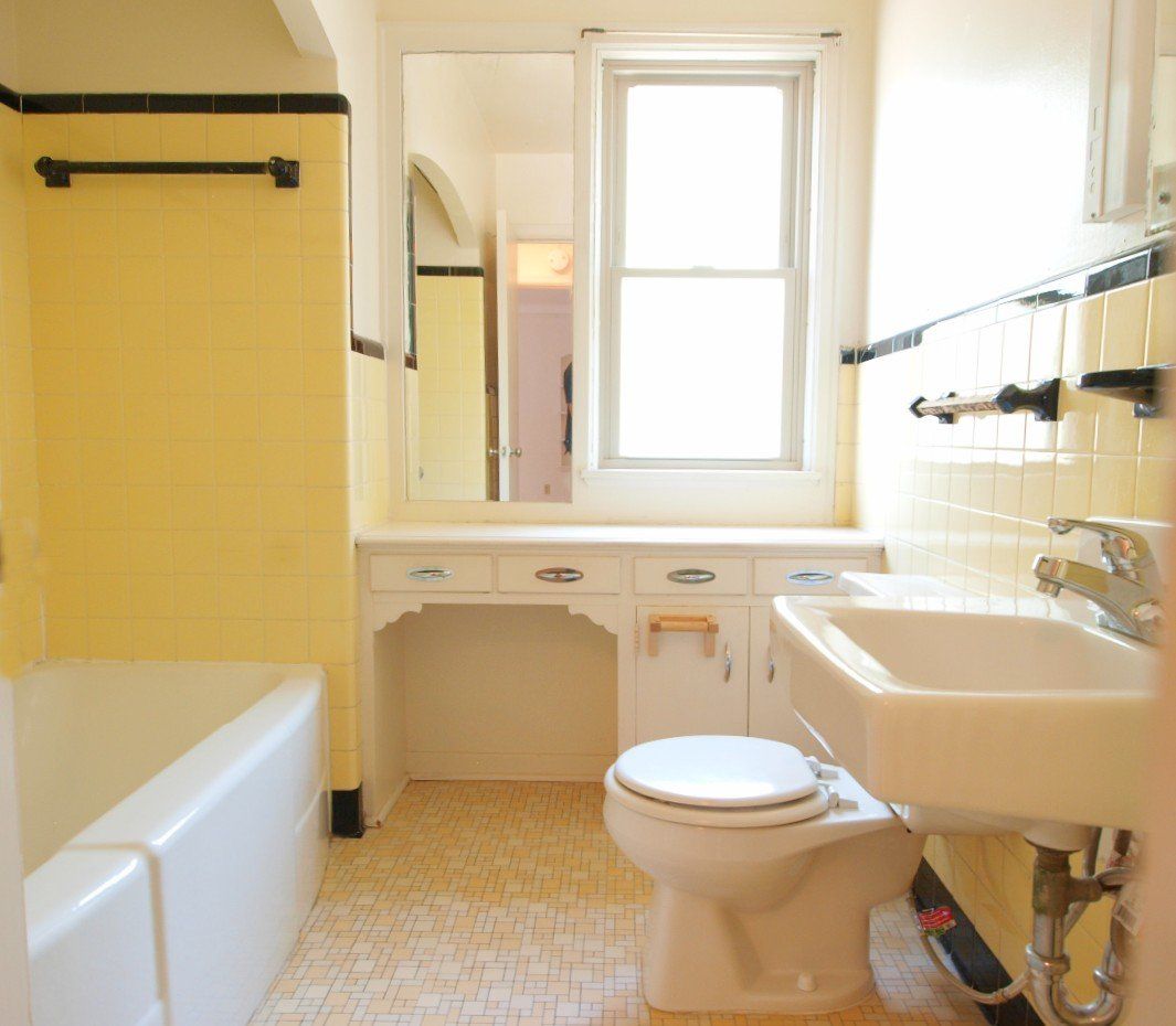 Ford View Apartments Bathroom