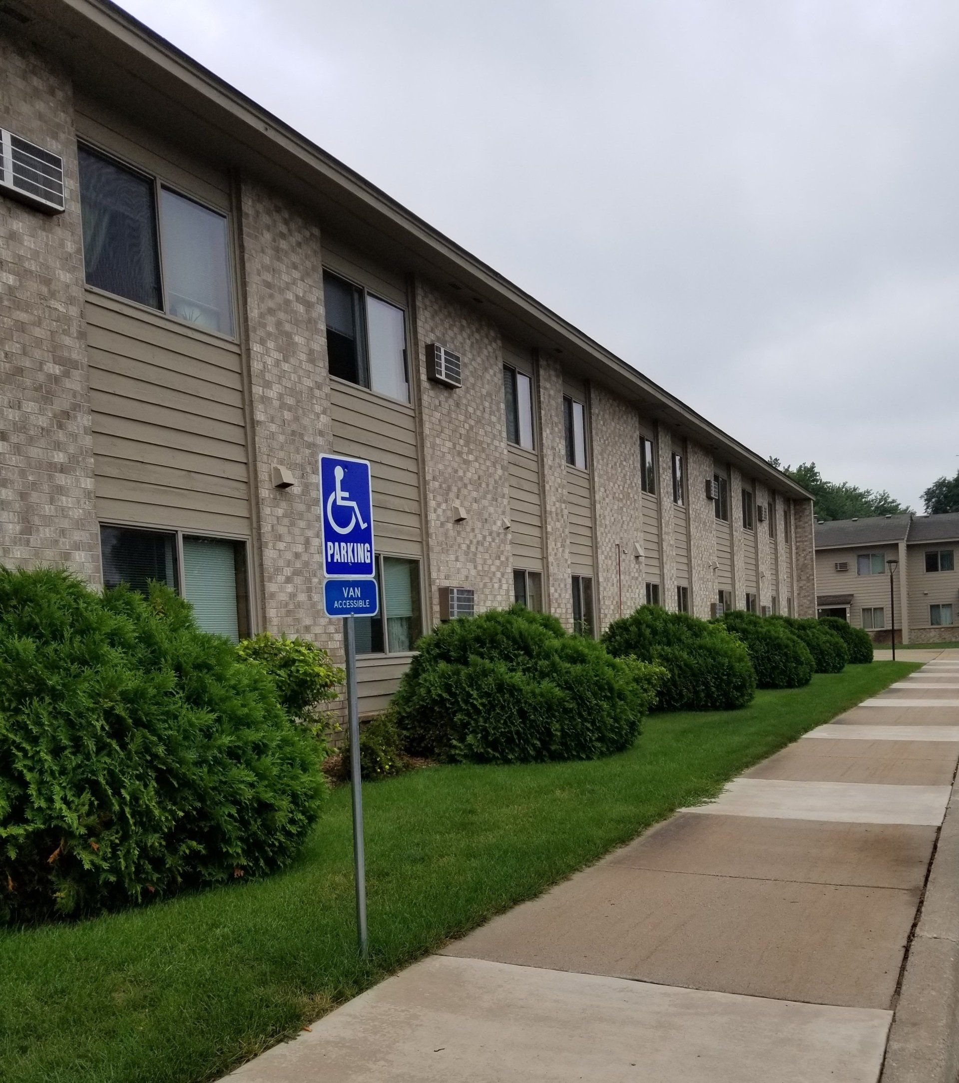 Ridgeway Apartments Exterior