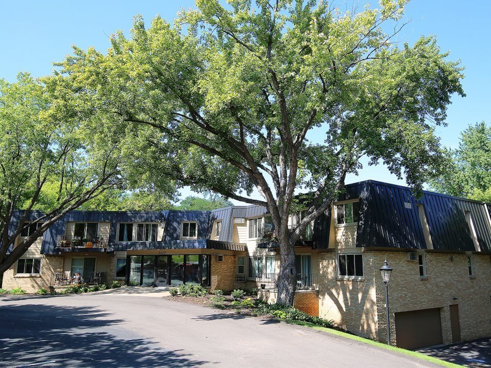 5220 Interlachen Blvd