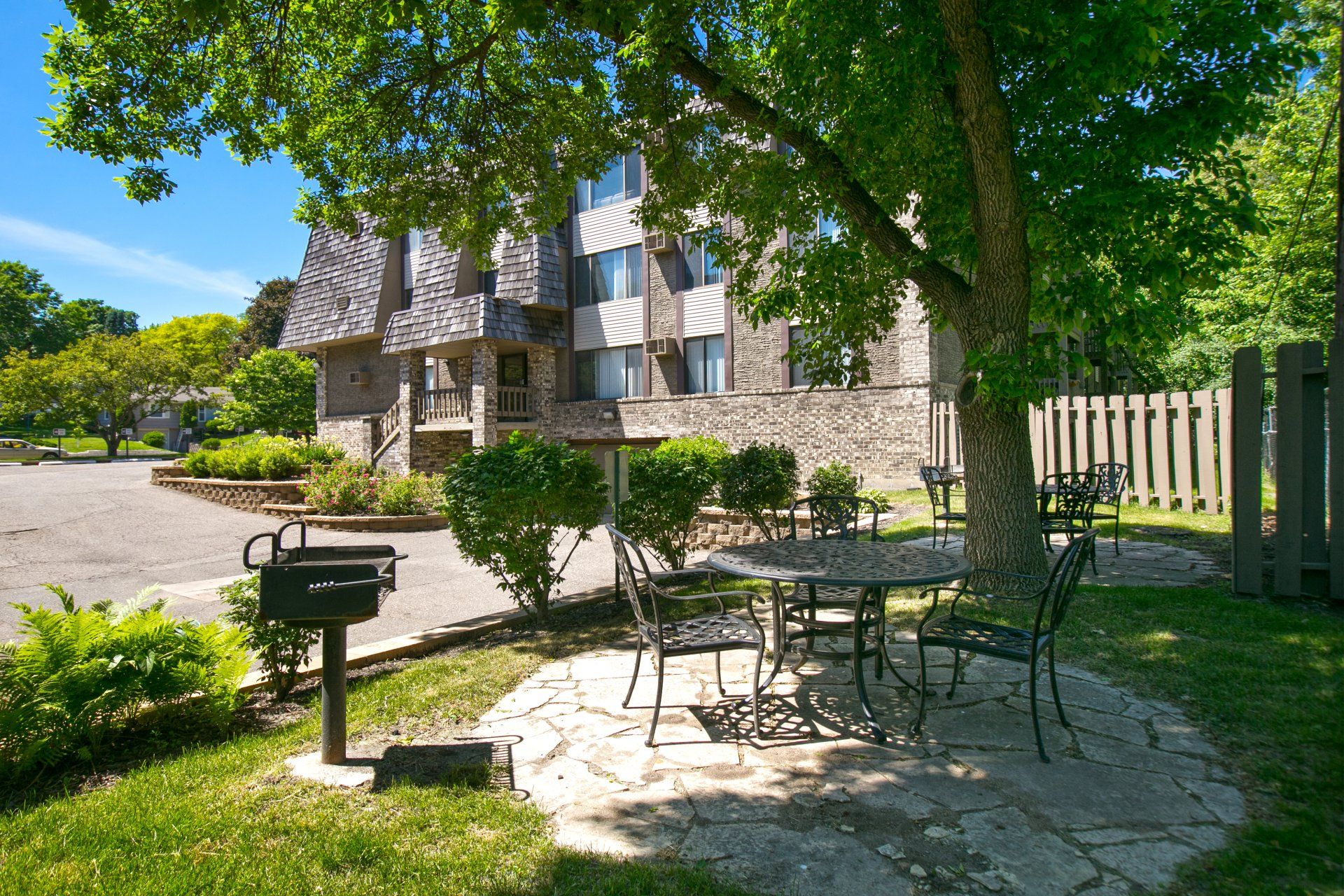 Xerxes Manor Apartments