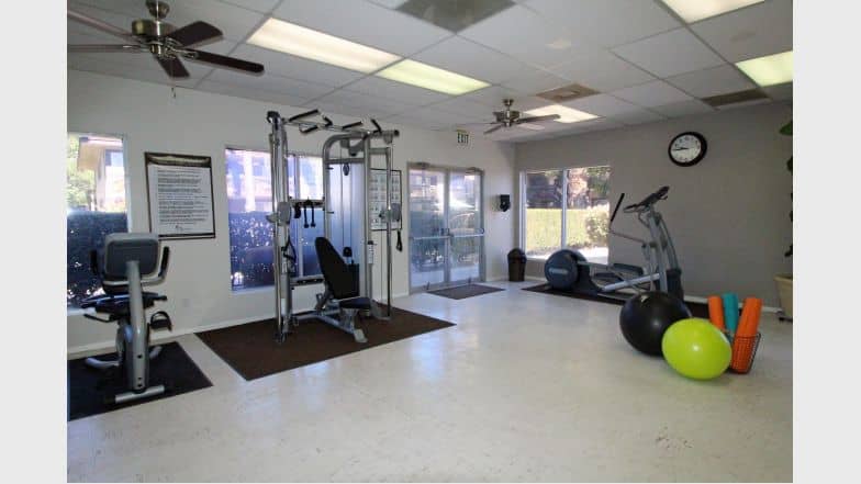 Country Hills Apartment Homes Photos