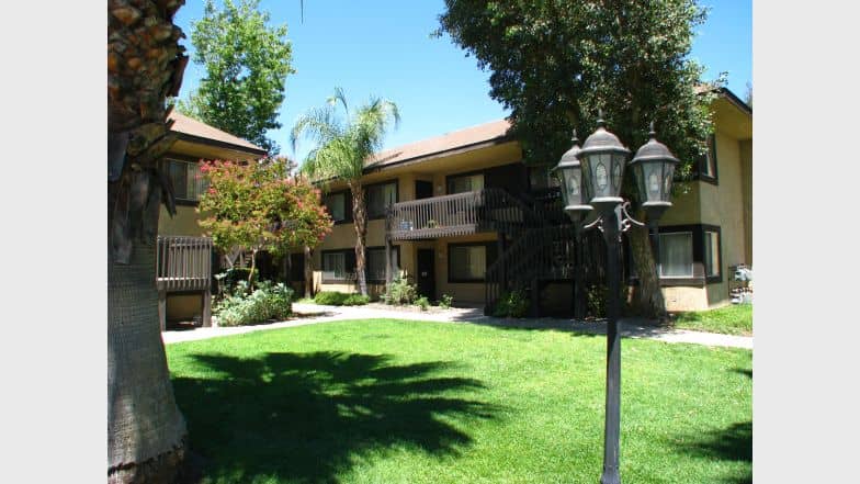 Country Hills Apartment Homes Photos