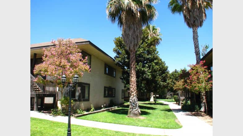 Country Hills Apartment Homes Photos