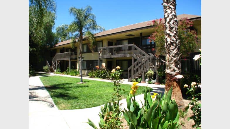 Country Hills Apartment Homes Photos