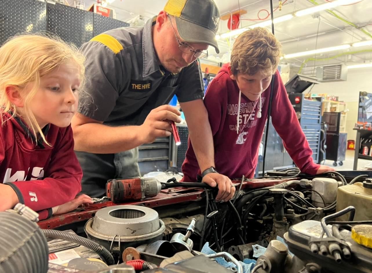 Team Photo | Auto Repair At The Hive