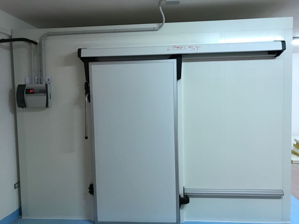 Cella frigorifera in un impianto commerciale