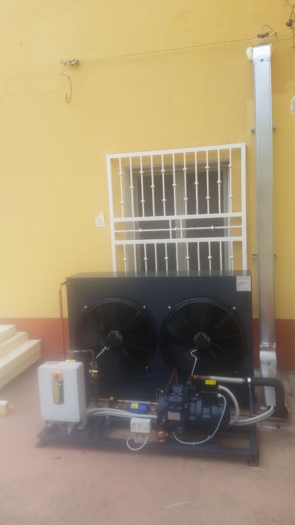 Impianto di climatizzazione installato all'esterno dell'edificio