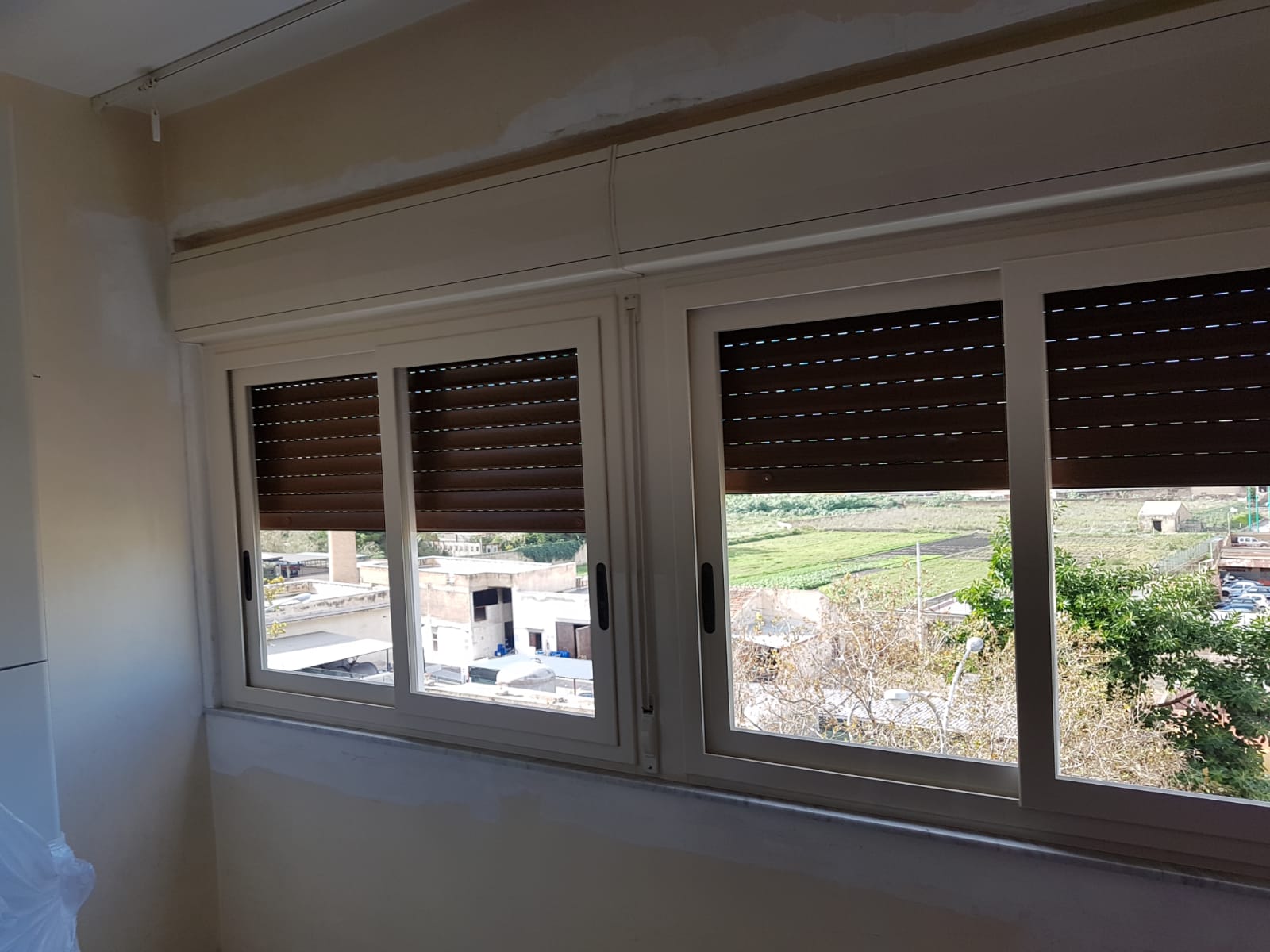 due finestre scorrevoli in PVC