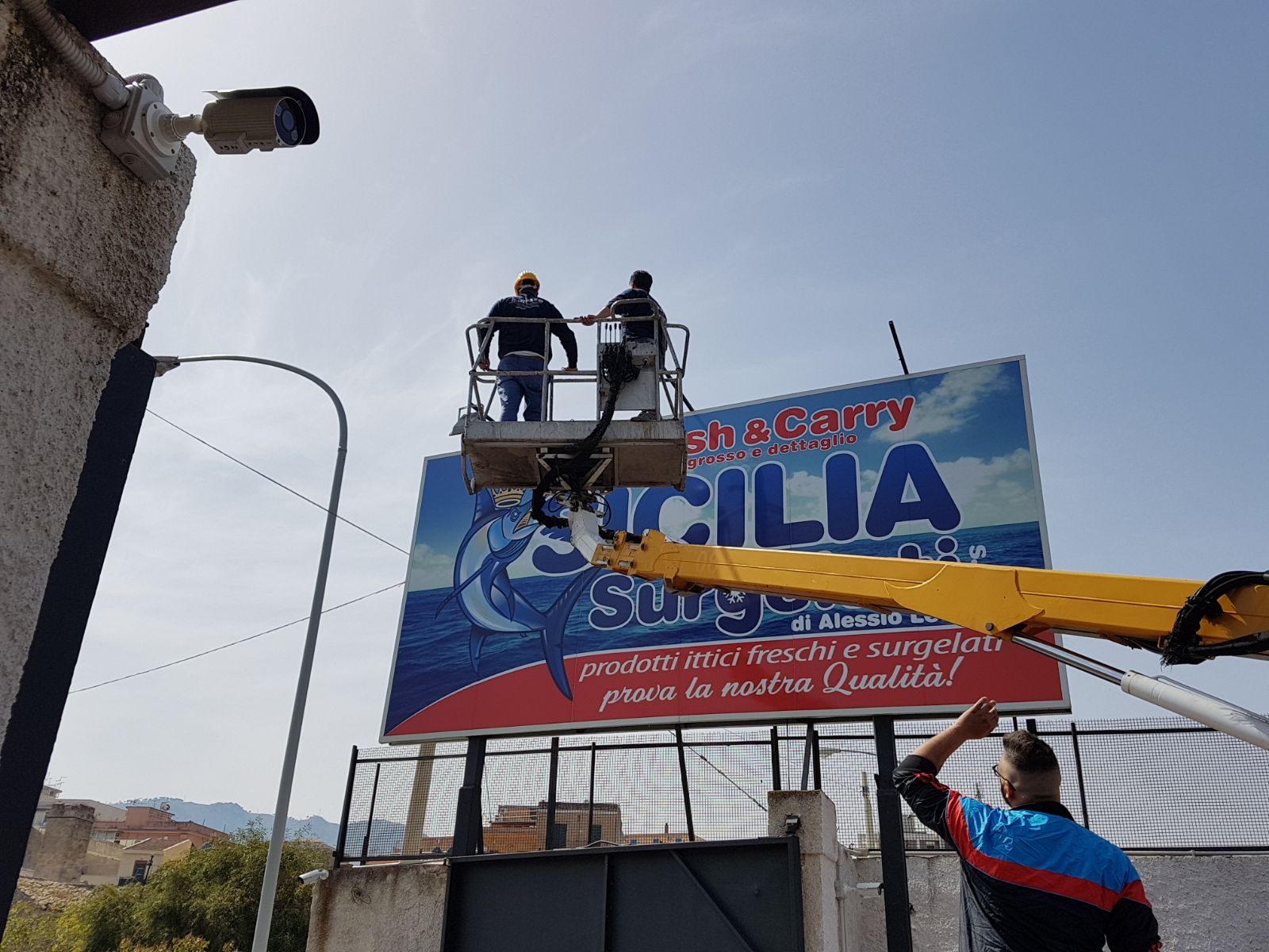 Installazione insegna stradale