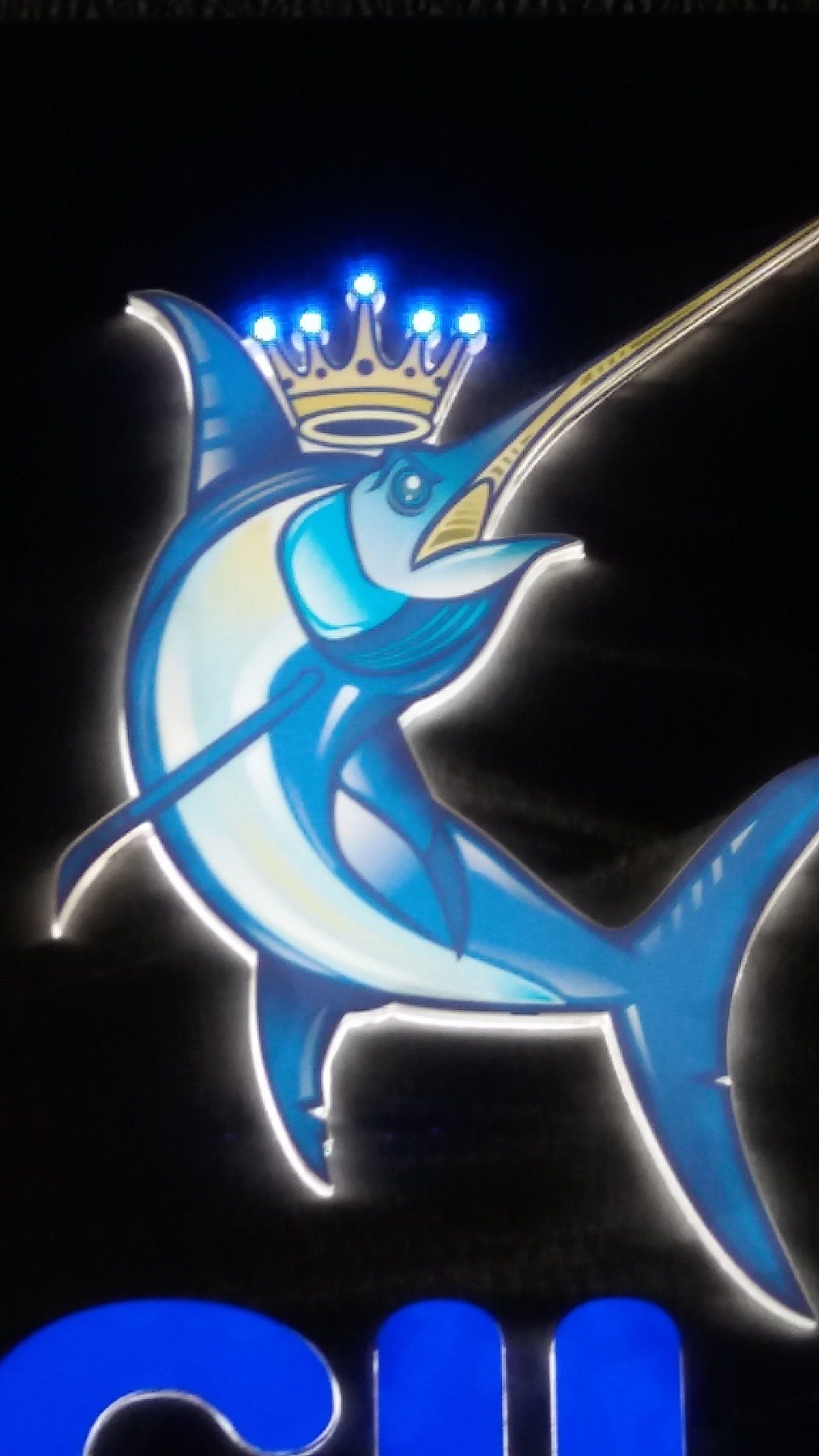 pesce spada stilizzato per insegna negozio