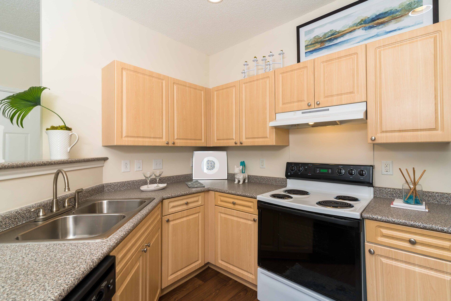 Amenities Redcliffe at Kenton Place Huntersville, NC