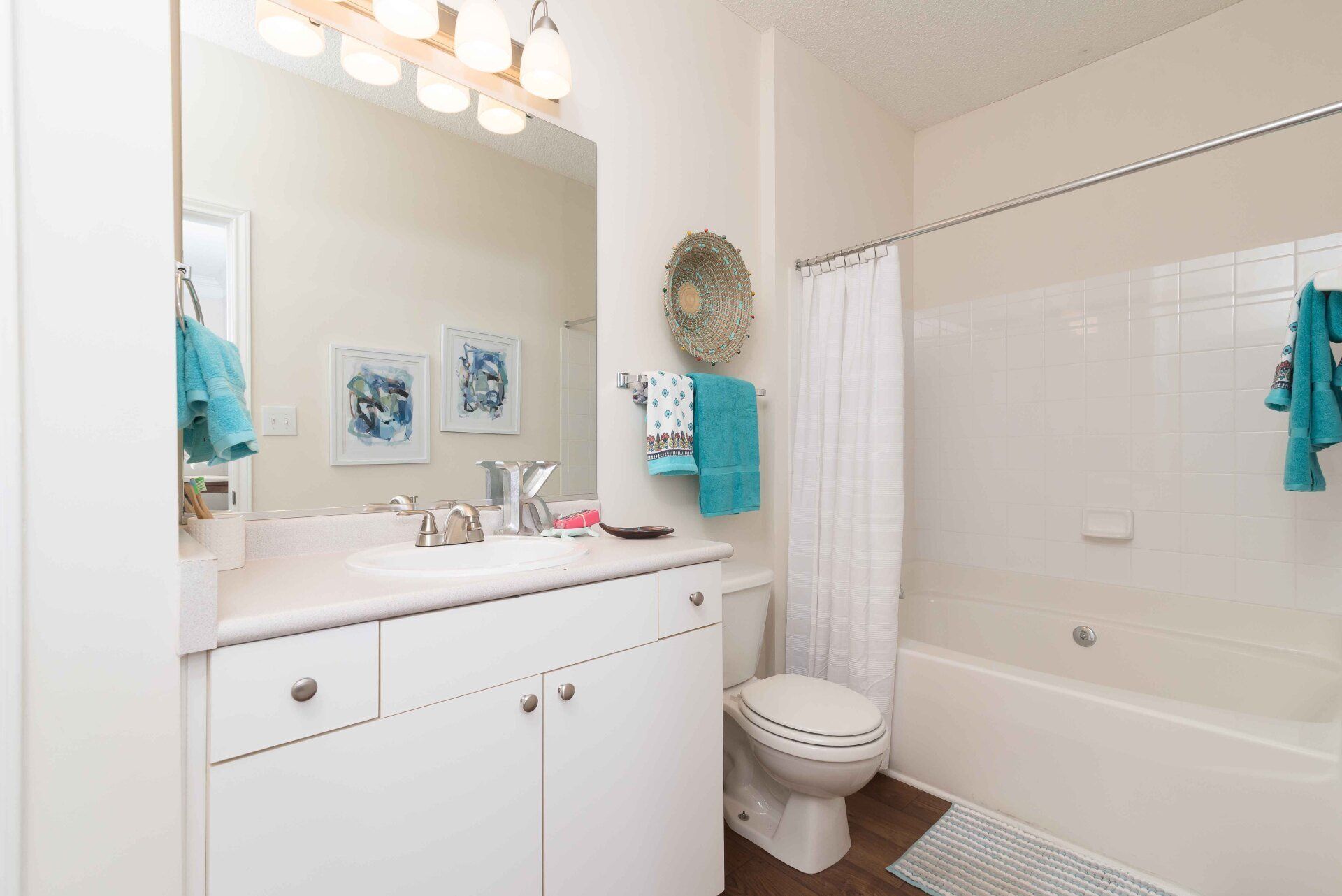 Amenities Redcliffe at Kenton Place Huntersville, NC