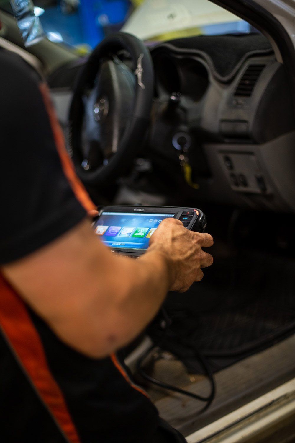 Man Diagnostic the Car — Car Diagnostic Tests in Dubbo, NSW