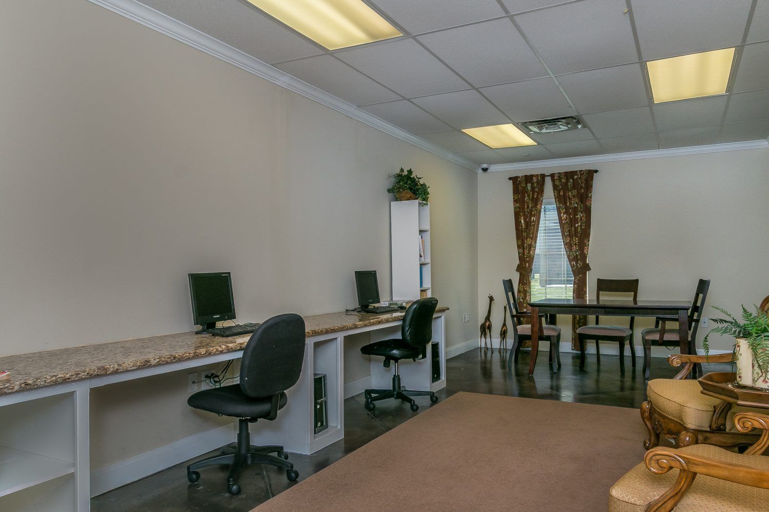 Silver Oak Apartments Office
