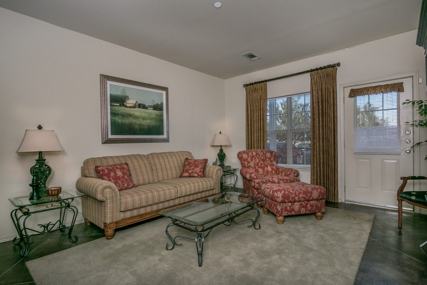 Silver Oak Apartments Living Room