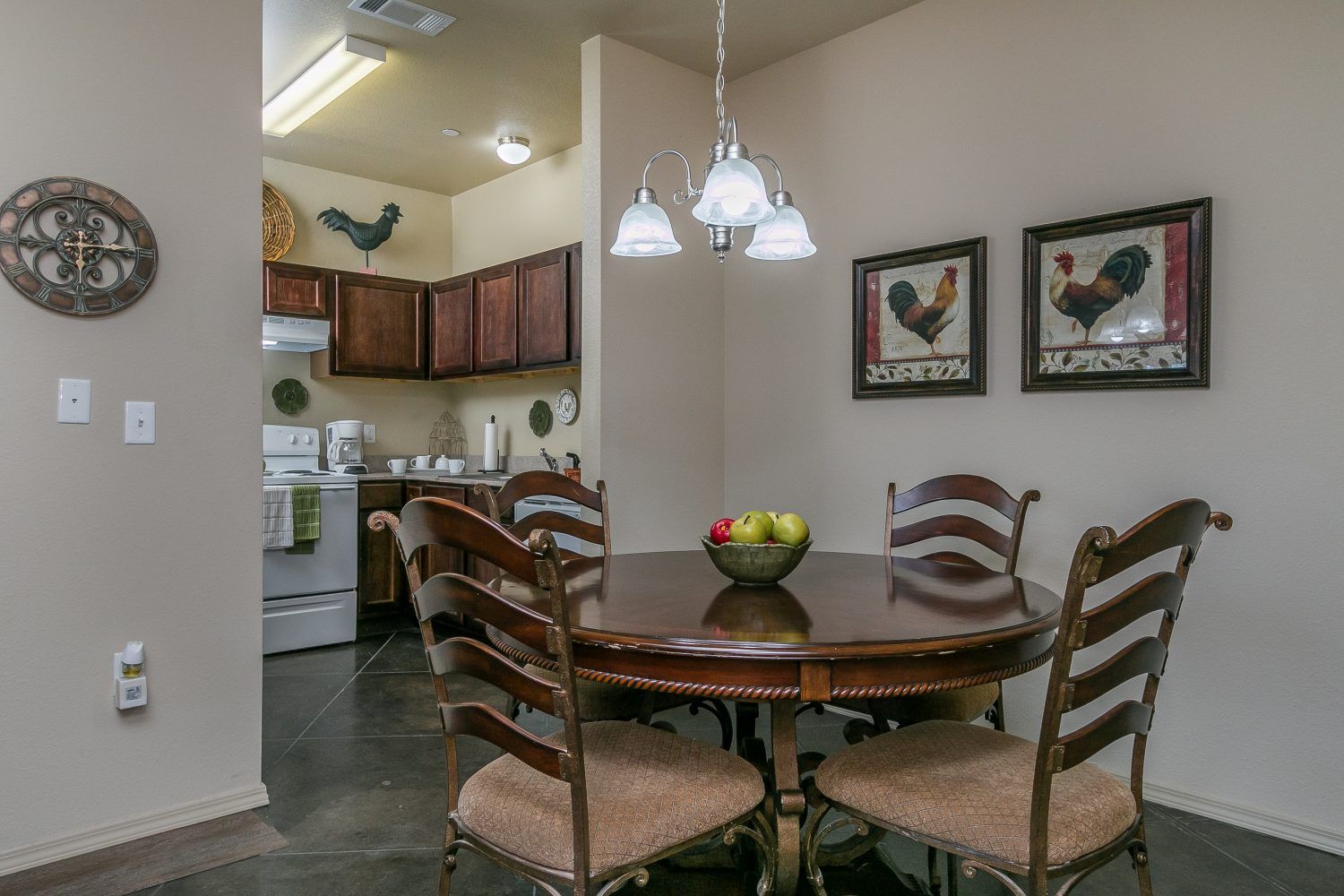 Silver Oak Apartments Dining Room