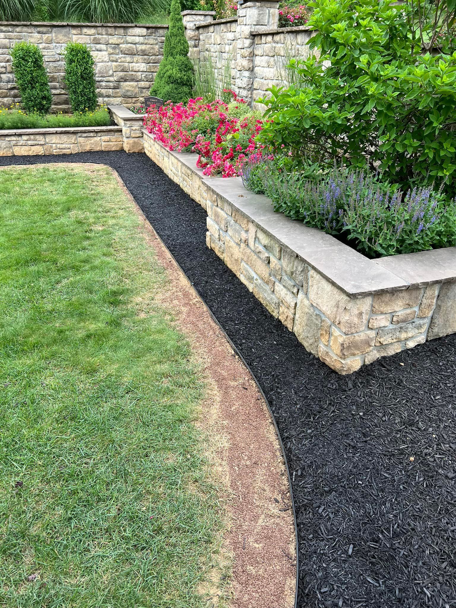 Professional Edging & Mulching Services Jones Landscape Edging, LLC