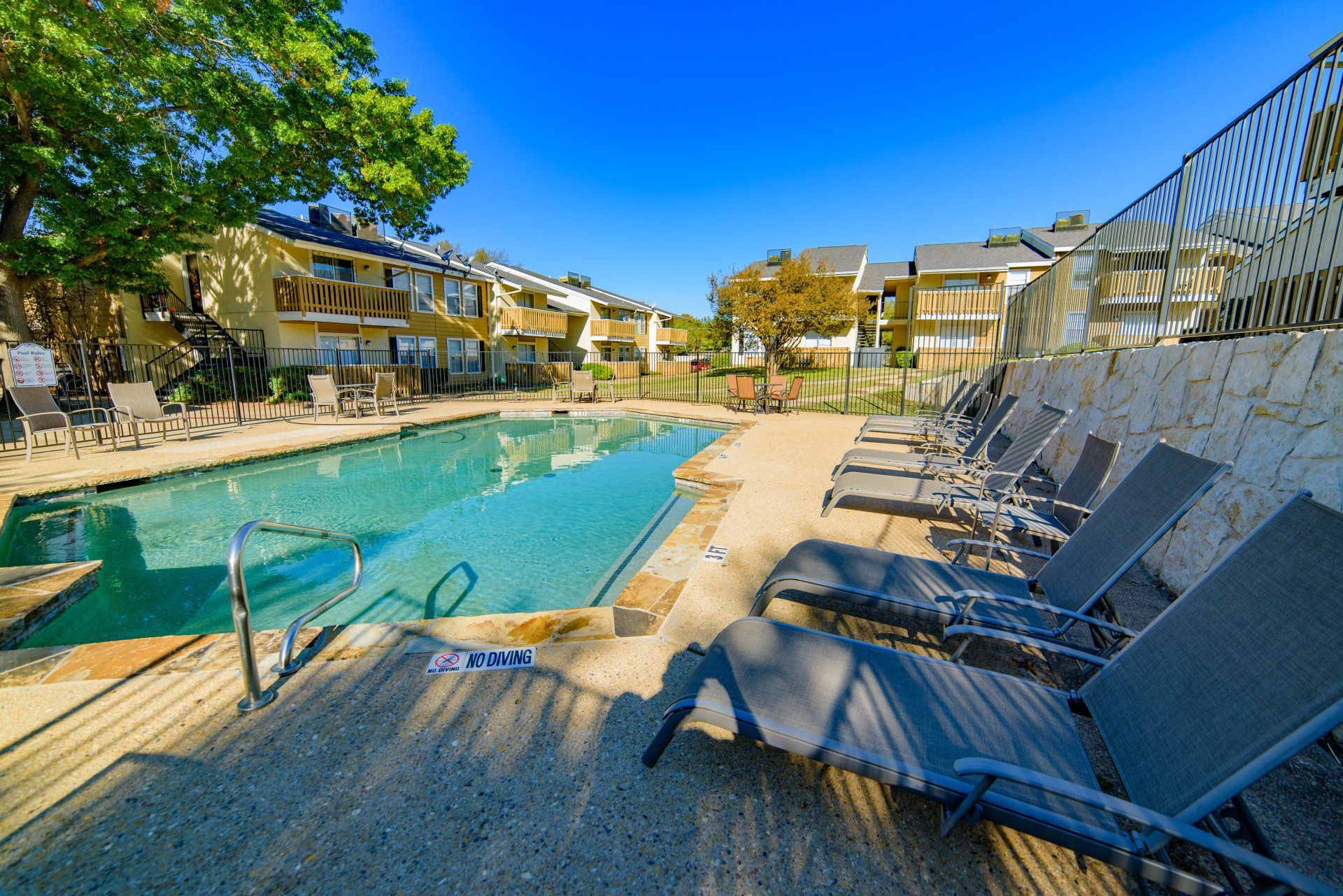 Home Park Plaza Apartments Fort Worth, TX