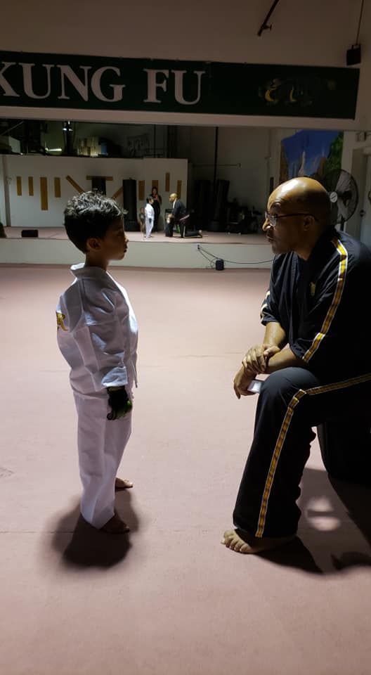 The word placeholder is on a gray background.