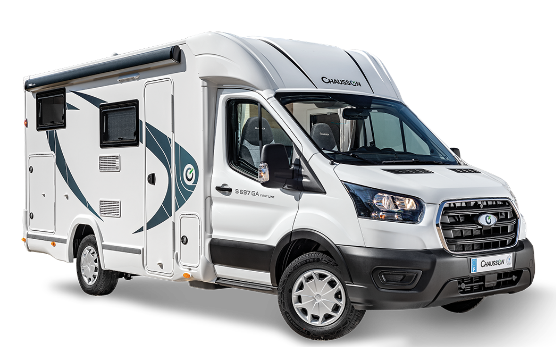 Buitenaanzicht van Chausson TI S697 GA camper met moderne uitstraling.
