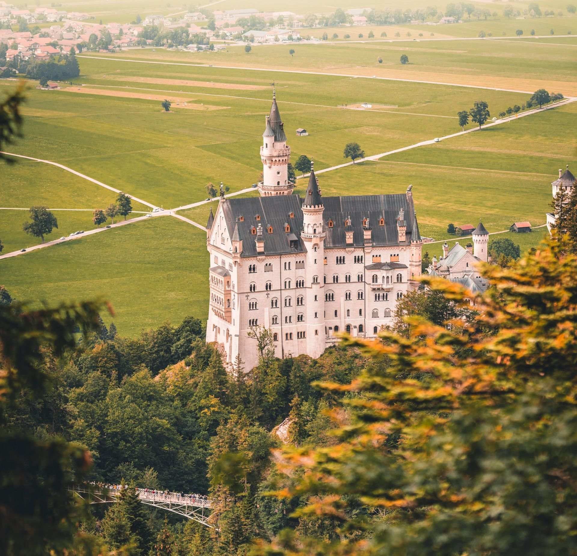 Historisch kasteel in het groene landschap van Duitsland